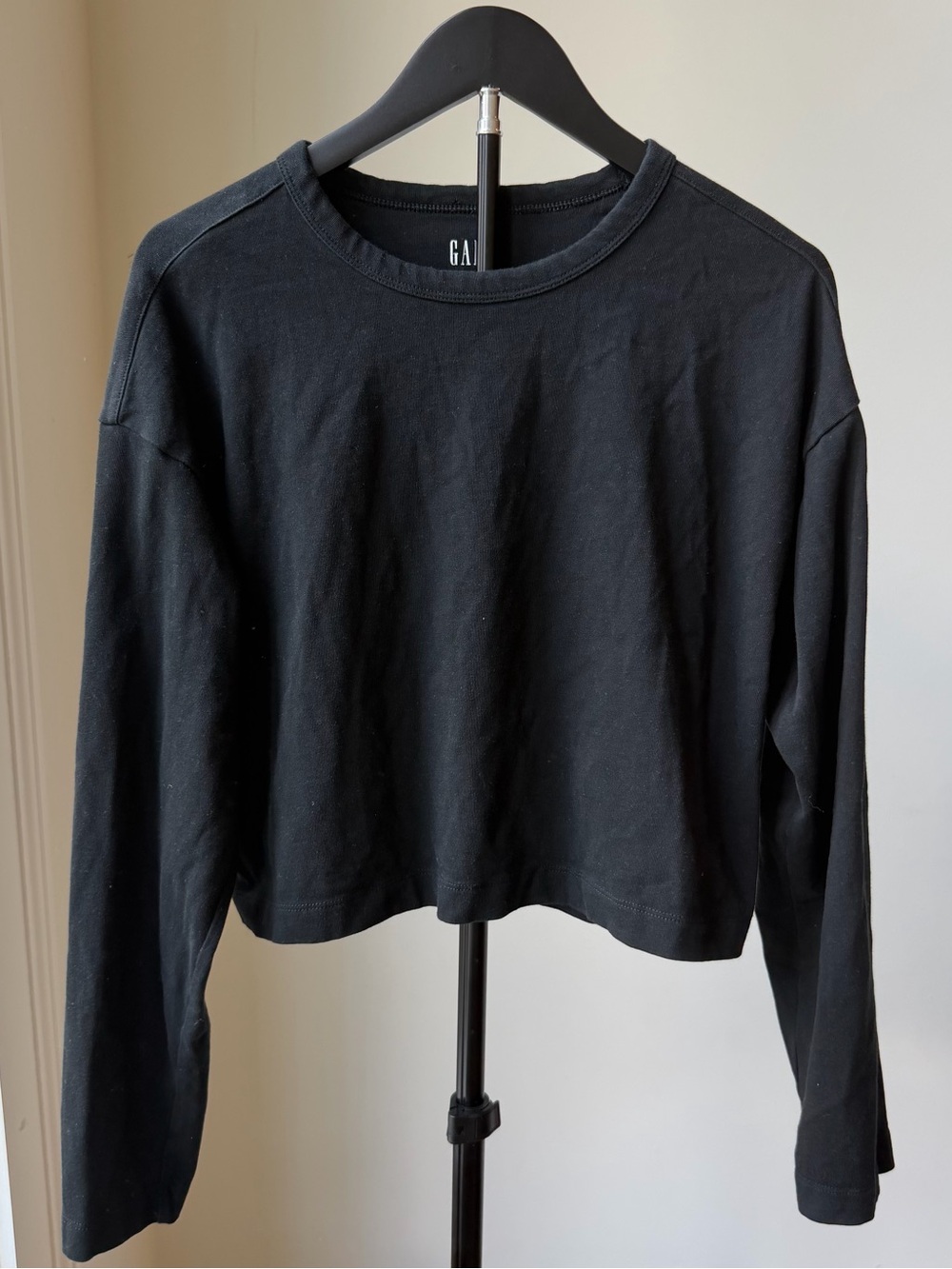 GAP Organic Cotton Black Cropped Long-Sleeve Crewneck Top